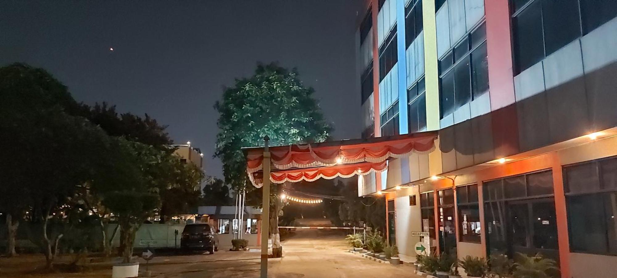 Sentosa Hotel & Restaurant - Tersertifikasi Chse Dari Kementerian Pariwisata Dan Ekonomi Kreatif Bekasi Exterior foto